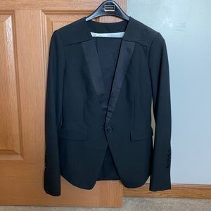 BCBGMaxazria women’s pant suit